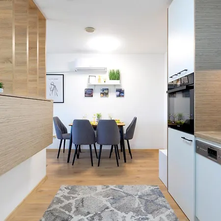 Mountain Escape & View & Relax * بانسكو