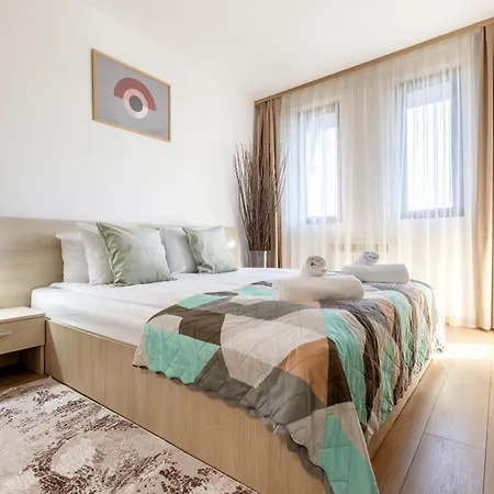 شقة Wake Up To Pirin Views & Escape The Summer Heat بانسكو