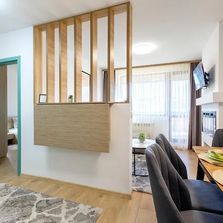 Wake Up To Pirin Views & Escape The Summer Heat شقة *